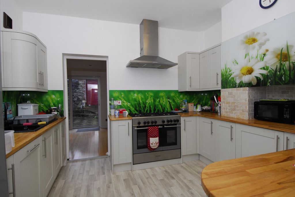 Property photo 2 of 7 5A5c7dc1-3Fd0-4Bc8-9Dec-4Cbe7d45E624.Jpg