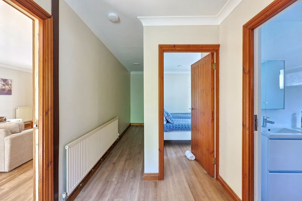 Property photo 2 of 30
