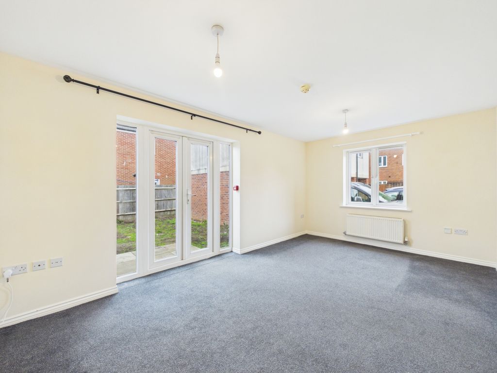 Property photo 2 of 10 Lounge