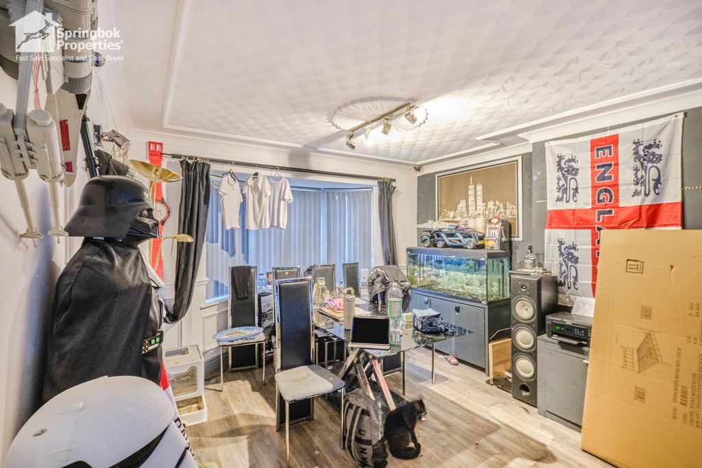 Property photo 3 of 17 Image 2