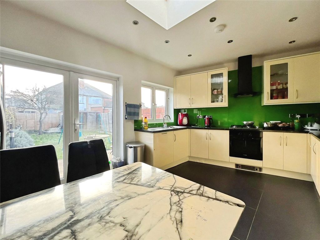 Property photo 3 of 12 Kitchen