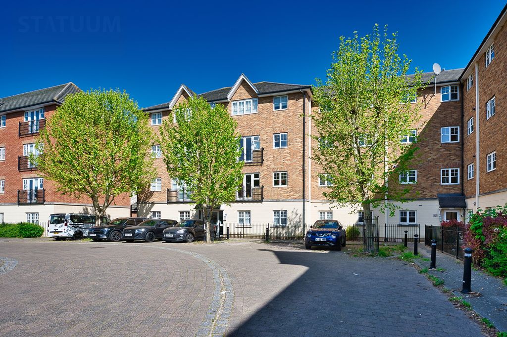 Property photo 1 of 12