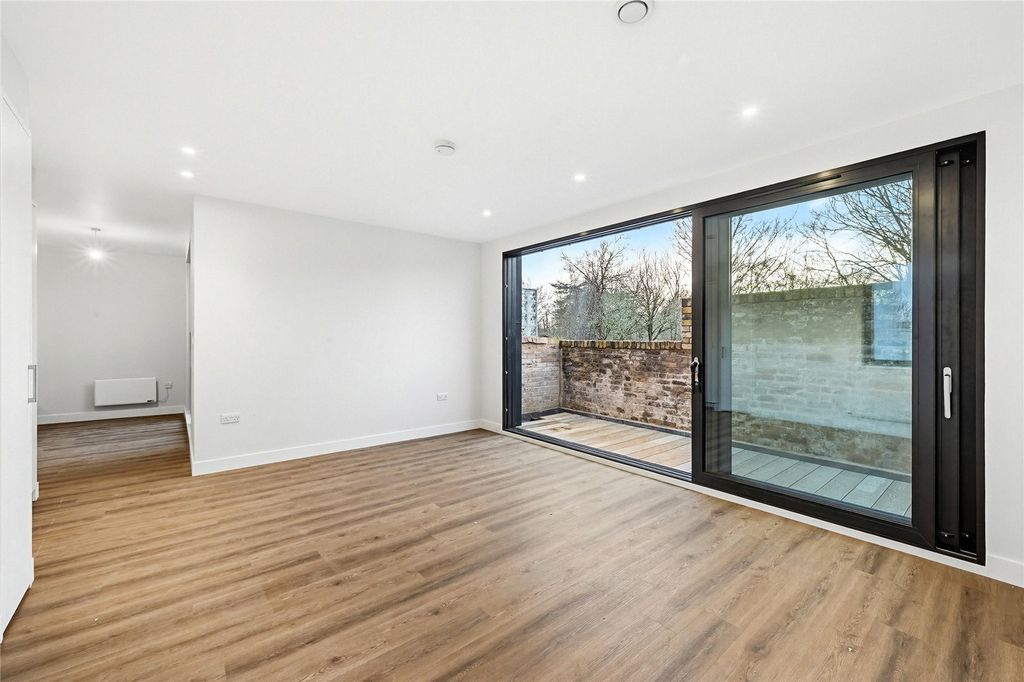 Property photo 2 of 13 Picture No. 02