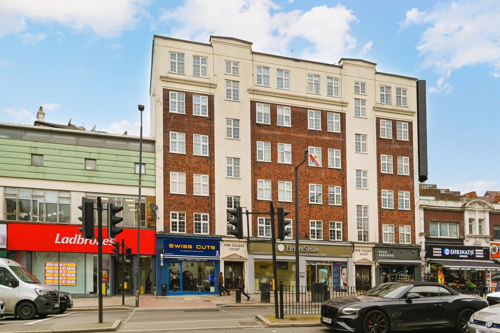 Property photo 3 of 6