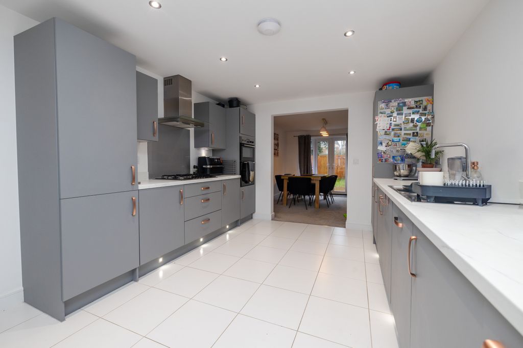 Property photo 3 of 27 2026-01-27-53Fieldavenue005