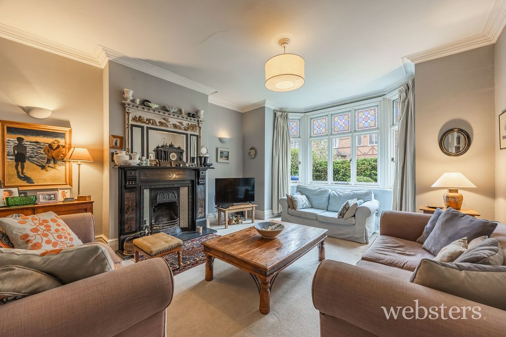 Property photo 2 of 33