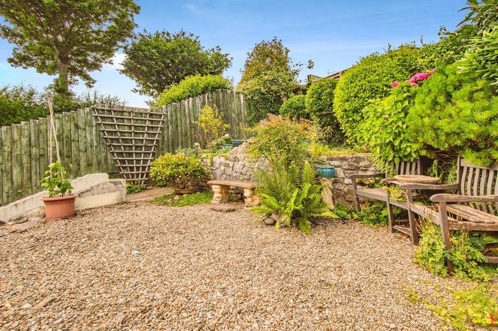 Property photo 3 of 17 Photo