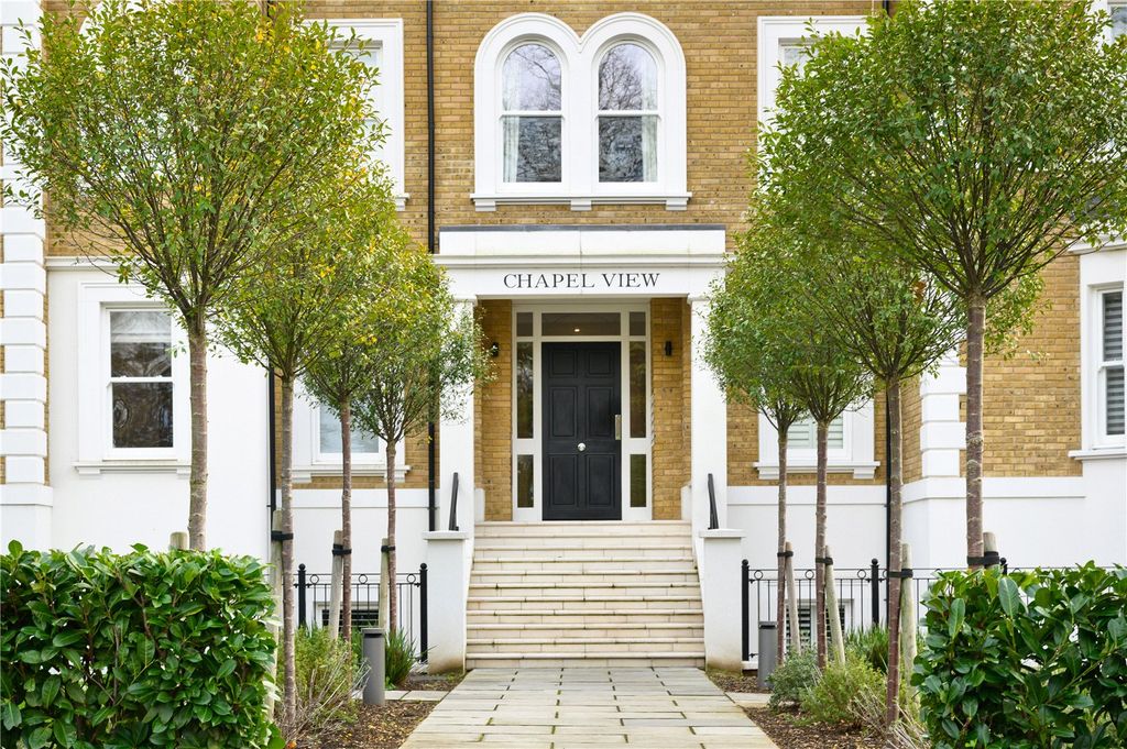 Property photo 2 of 14 Front Aspect