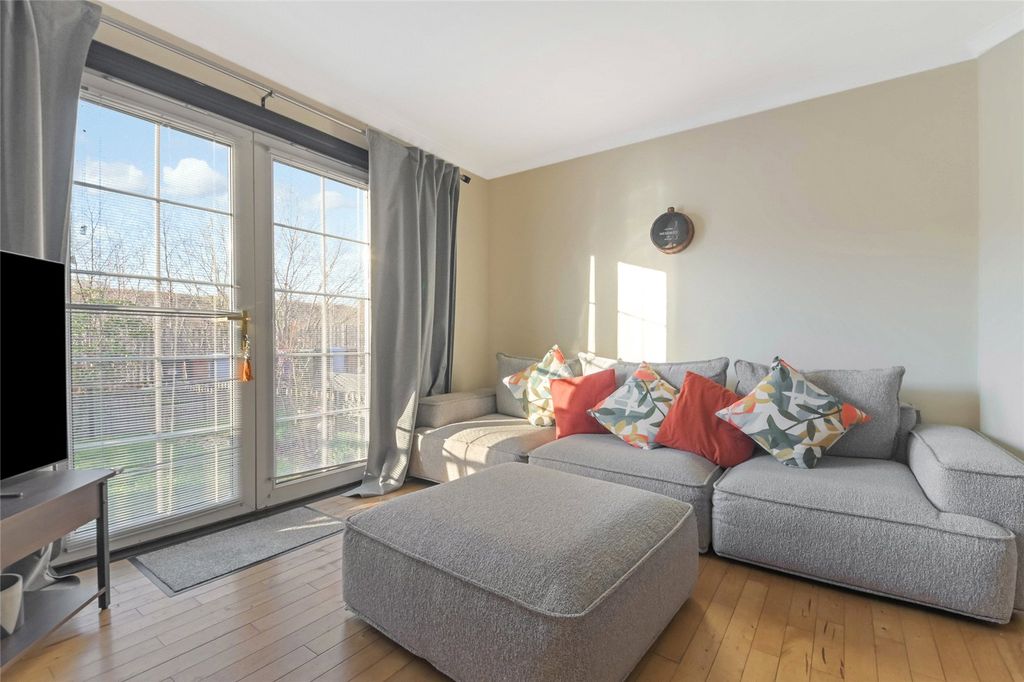 Property photo 2 of 19 2