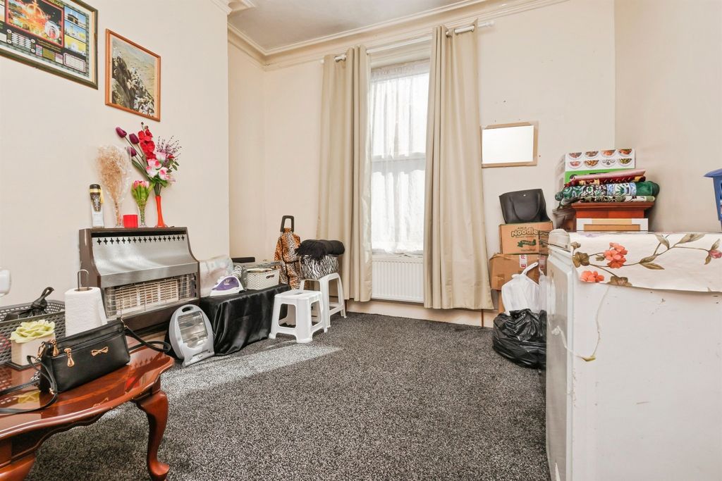 Property photo 3 of 21