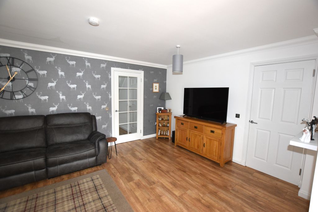 Property photo 3 of 24
