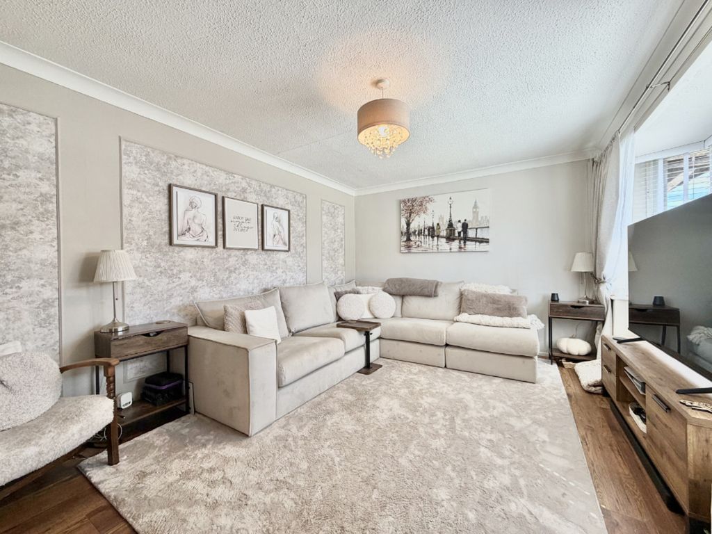 Property photo 2 of 27