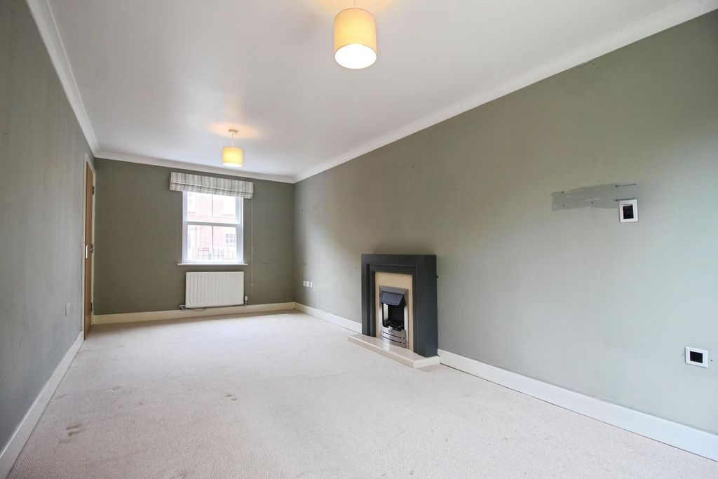 Property photo 3 of 23