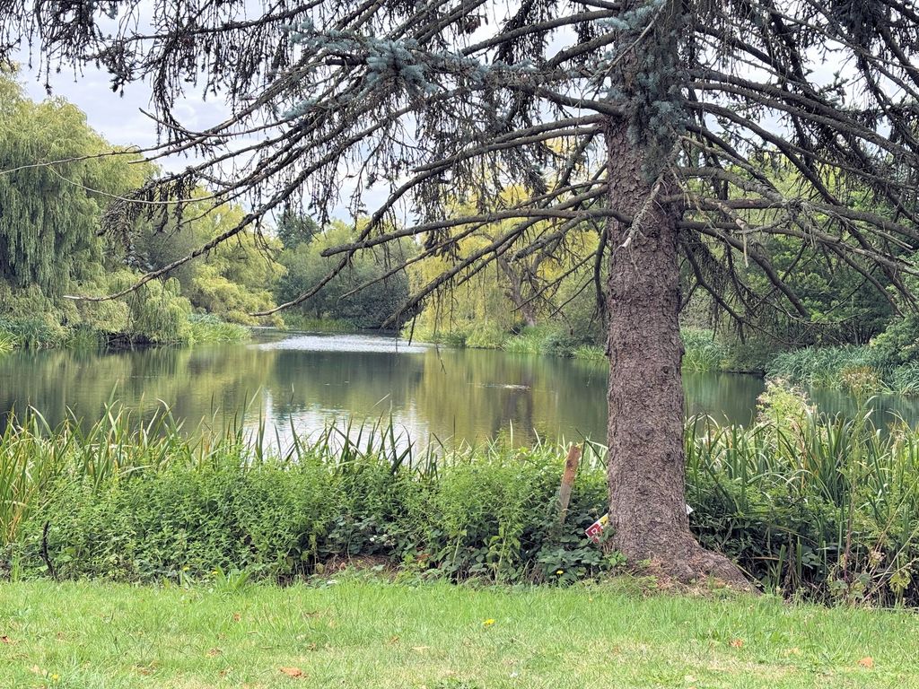 Property photo 3 of 8 Photo 4