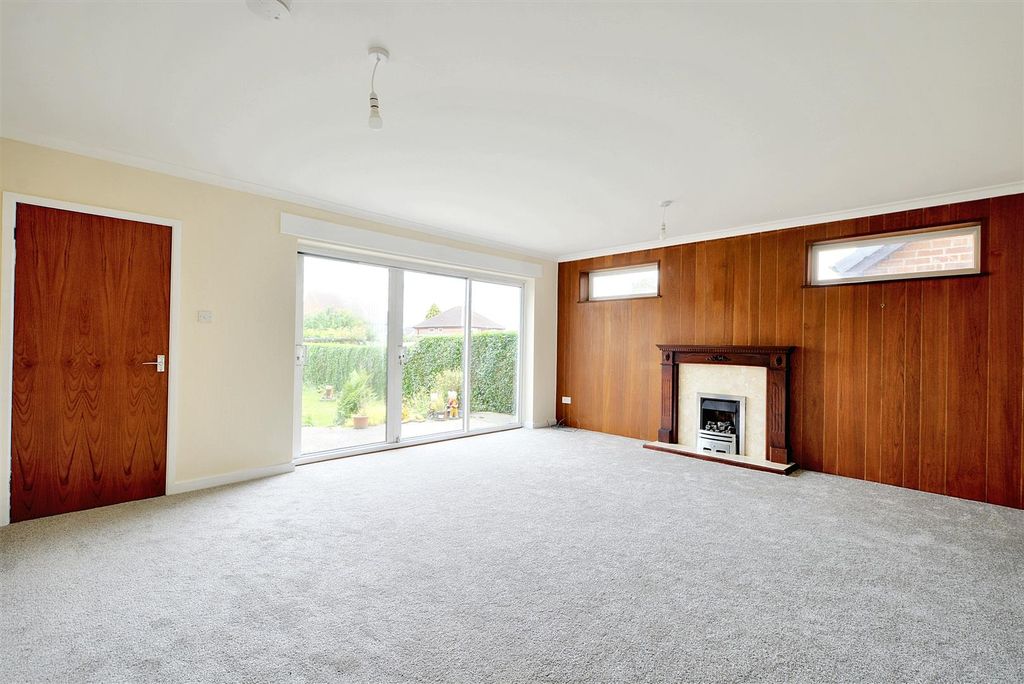 Property photo 2 of 23 Lounge/Sitting Room