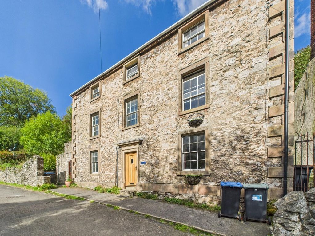 Property photo 1 of 32 Outside &amp; Parking