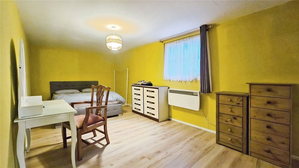 Property photo 3 of 6 Bedroom