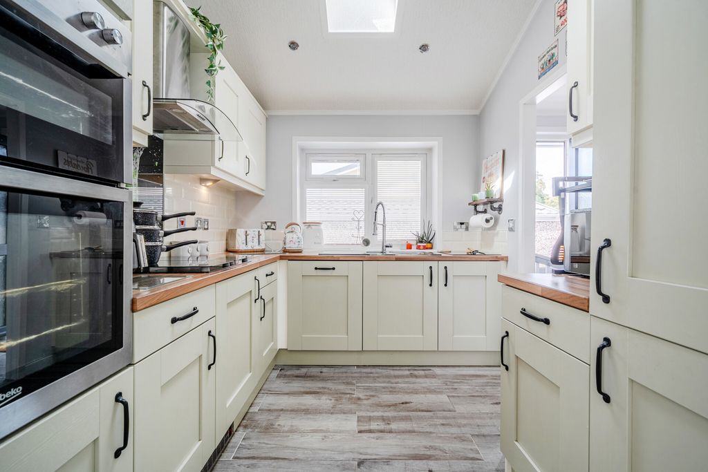Property photo 2 of 13 Kitchen