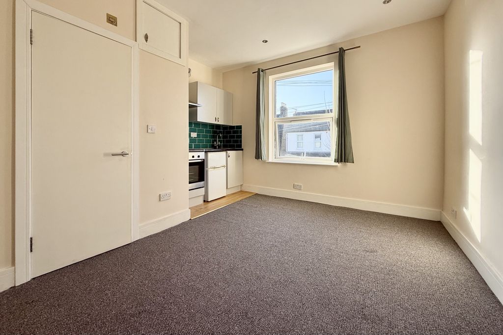 Property photo 2 of 8 2