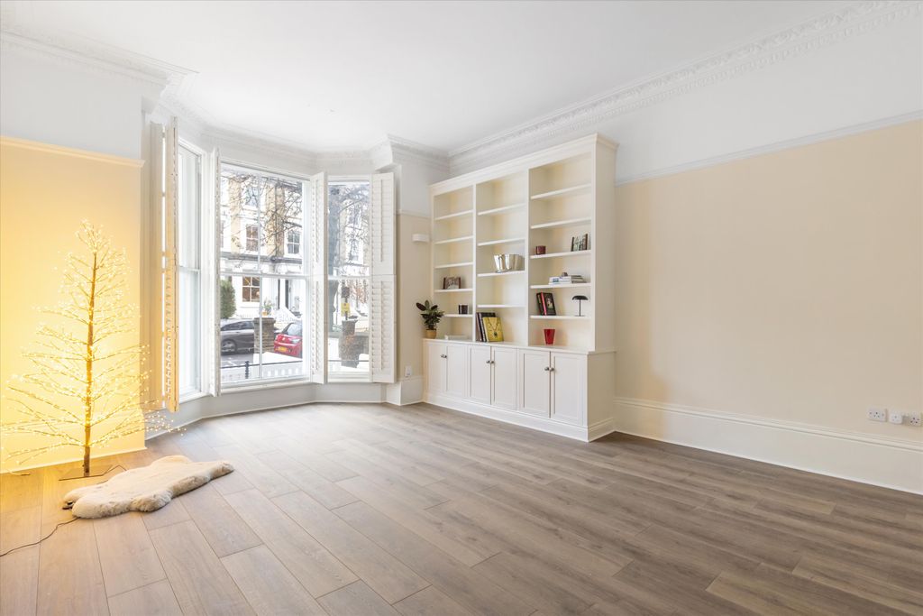 Property photo 2 of 12 Image