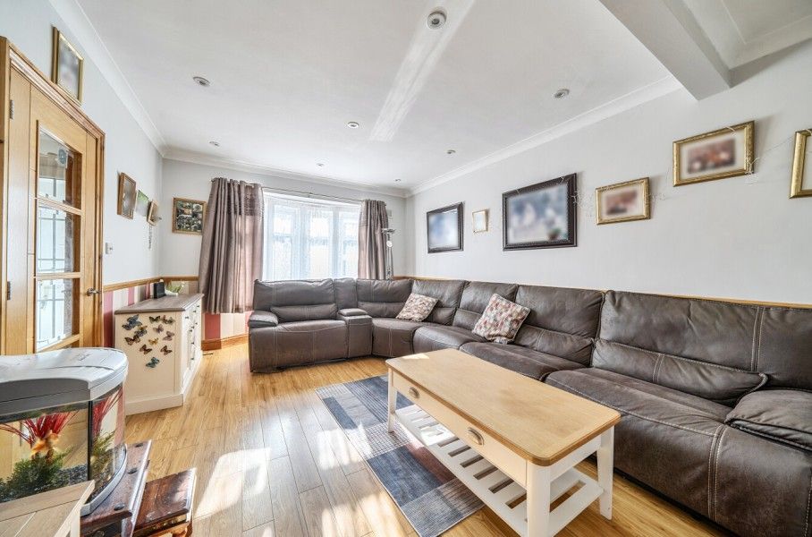 Property photo 2 of 20