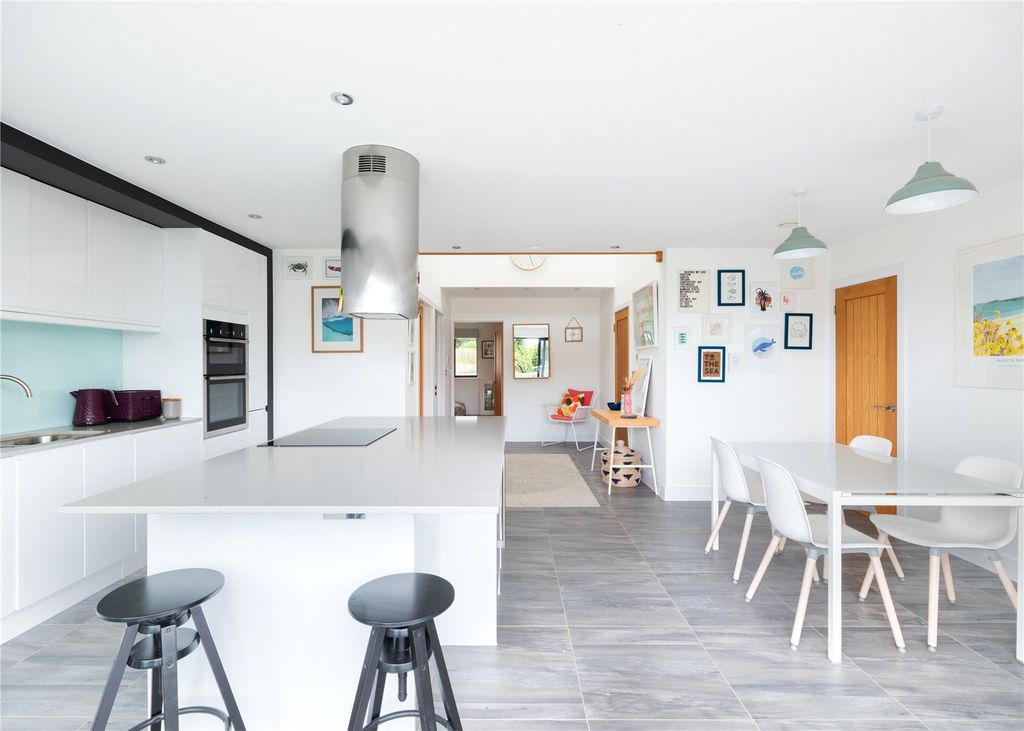 Property photo 2 of 19 Kitchen / Dining