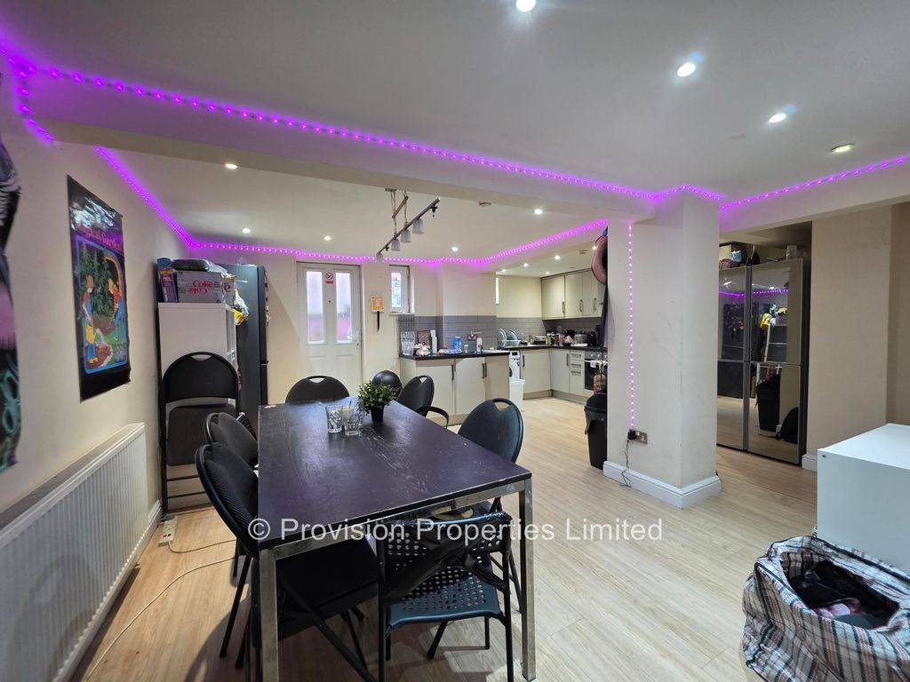 Property photo 3 of 14 Photo