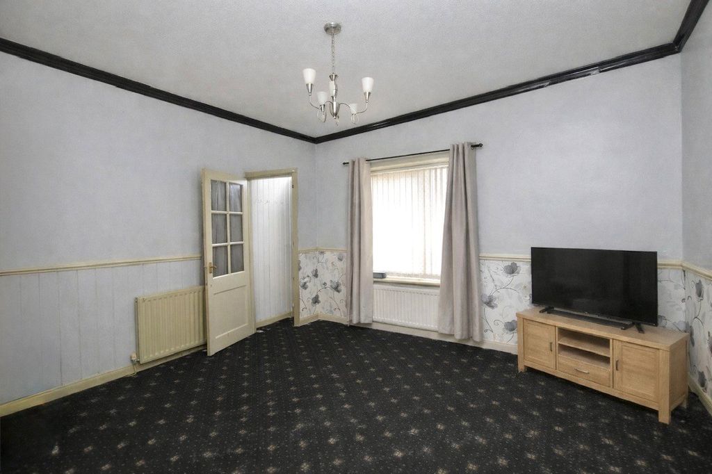 Property photo 2 of 10 Living Room