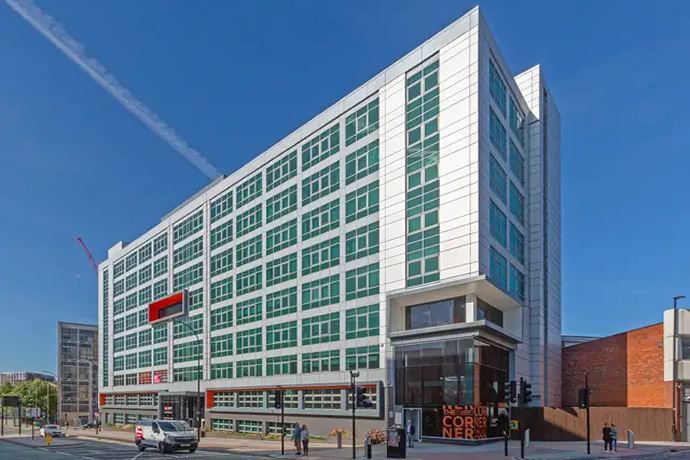 Property photo 1 of 8 Photo 7