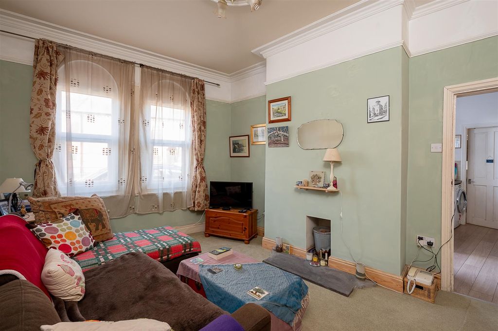 Property photo 2 of 11 Living Room