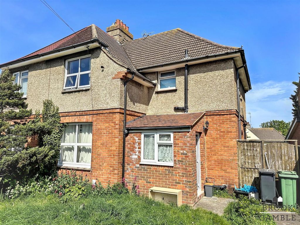 Property photo 1 of 10 01323 438506