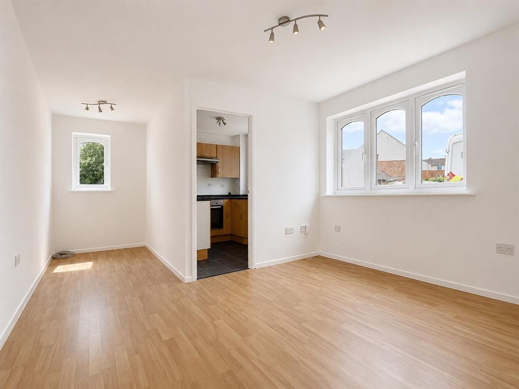 Property photo 2 of 6 Coopers Estate Agents