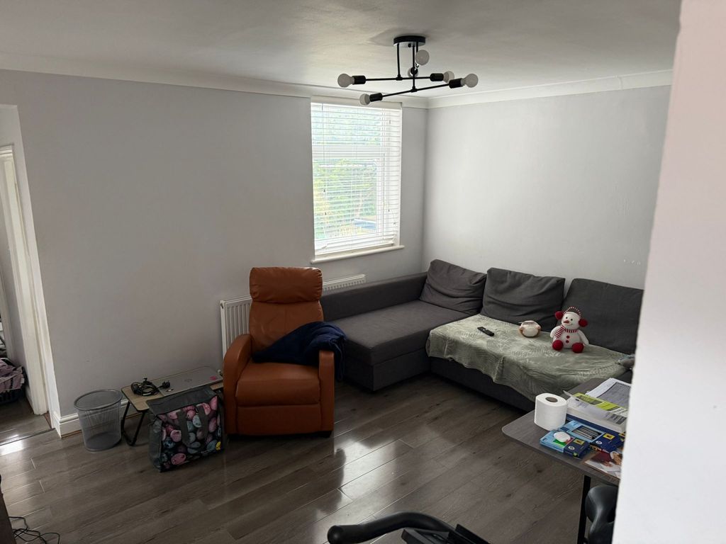 Property photo 2 of 7 Photo 7