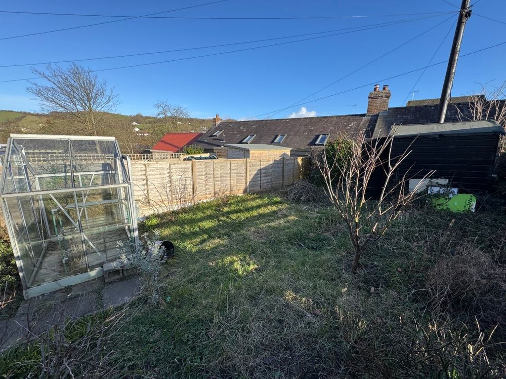 Property photo 2 of 25