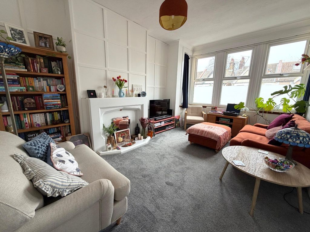 Property photo 2 of 9 5039951