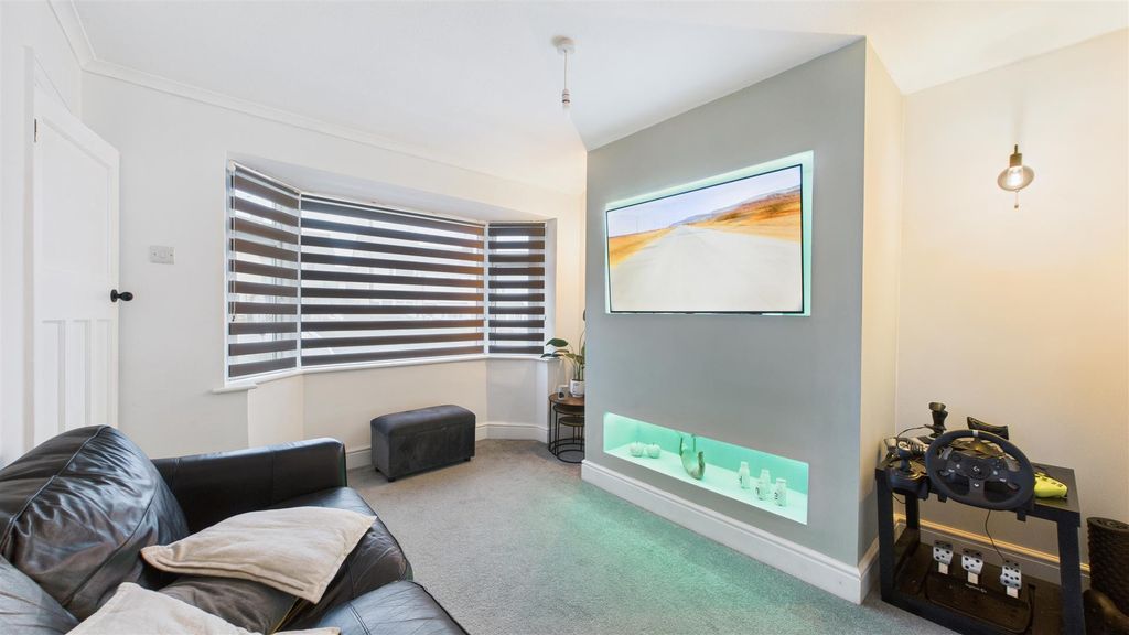 Property photo 1 of 16 Cam05101G0-Pr0122-Still013.Jpg