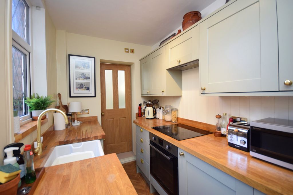 Property photo 3 of 11