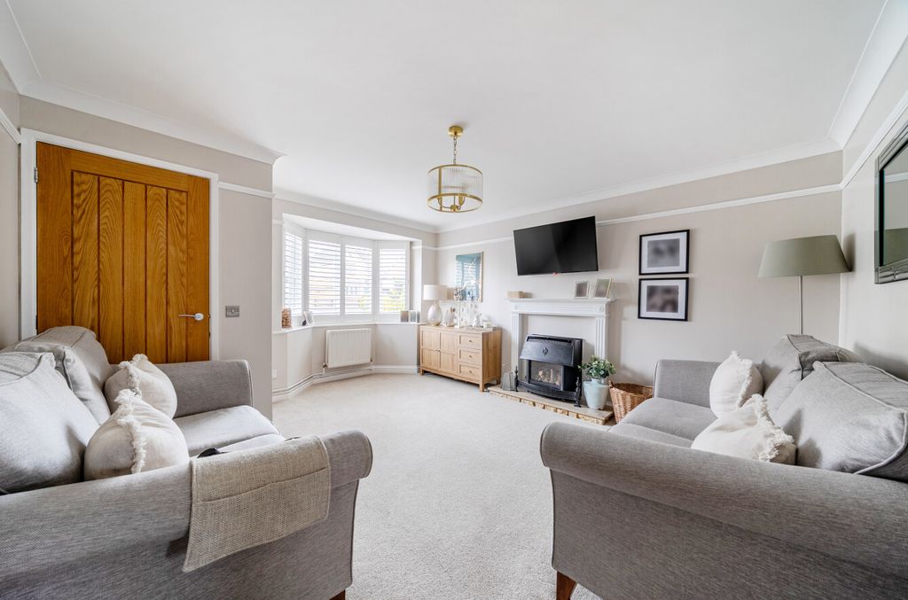 Property photo 2 of 14 1438477-11-69cd60...