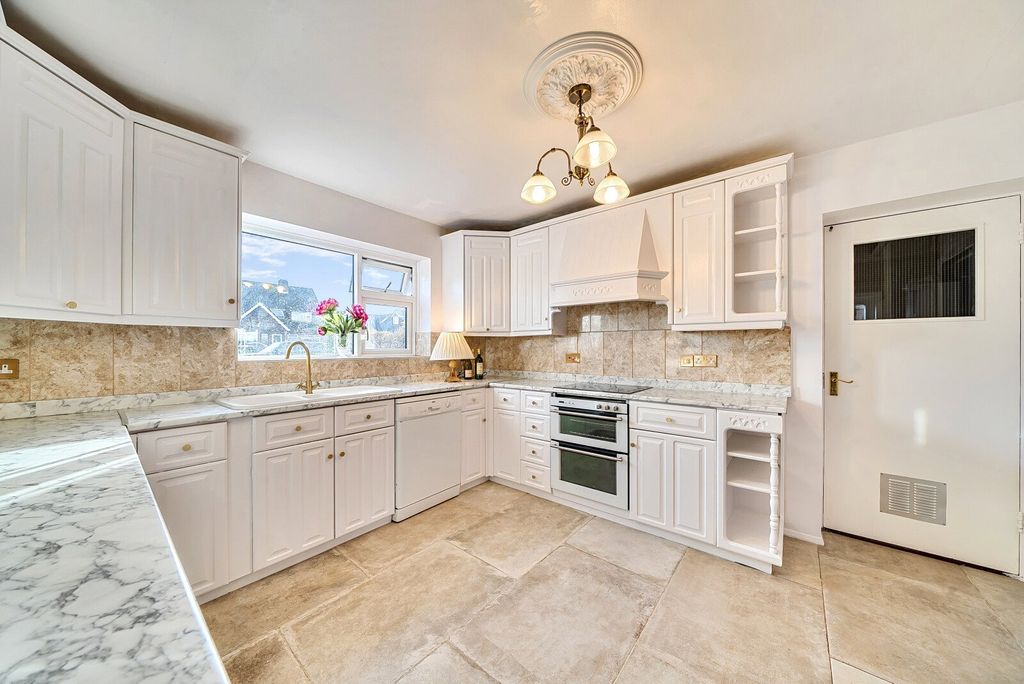 Property photo 3 of 21 Picture No. 05