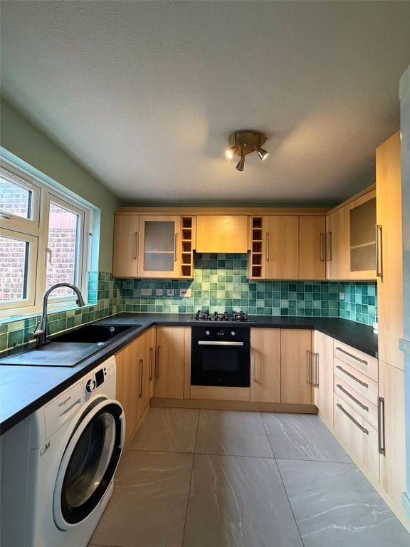 Property photo 3 of 21 Picture No. 01