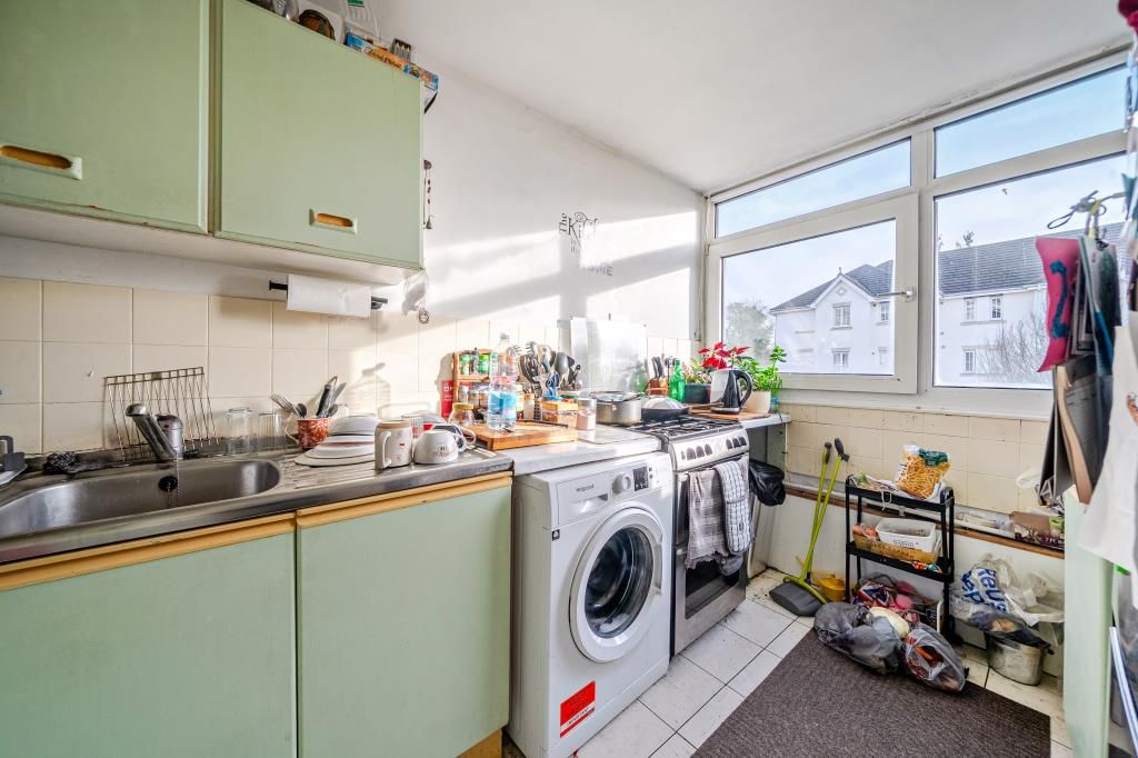Property photo 2 of 18 Kitchen