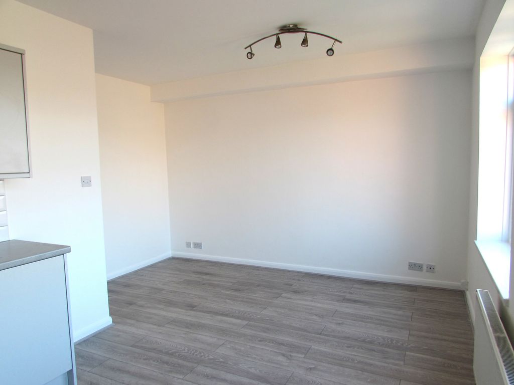 Property photo 2 of 7 Gallery