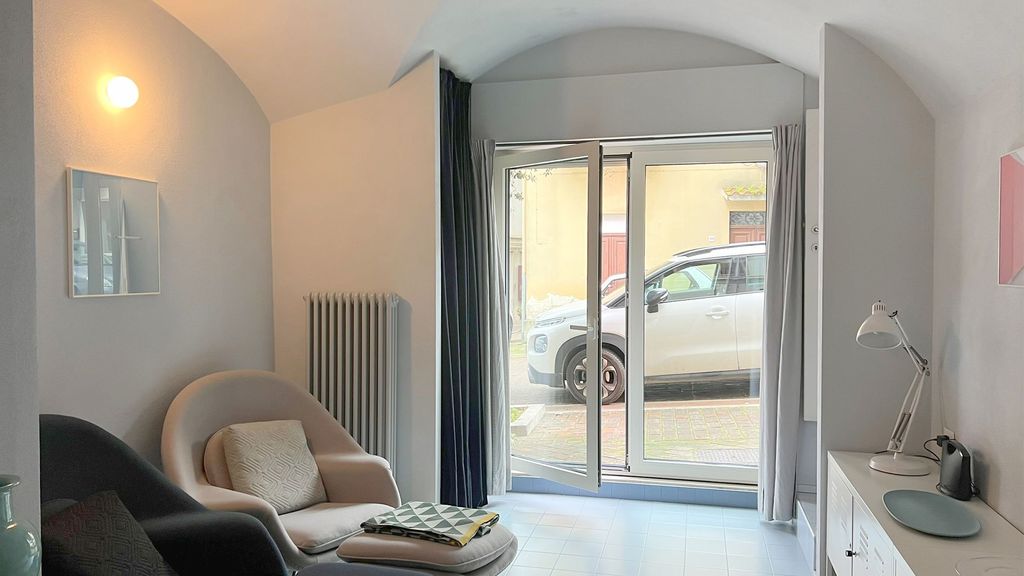 Property photo 3 of 37