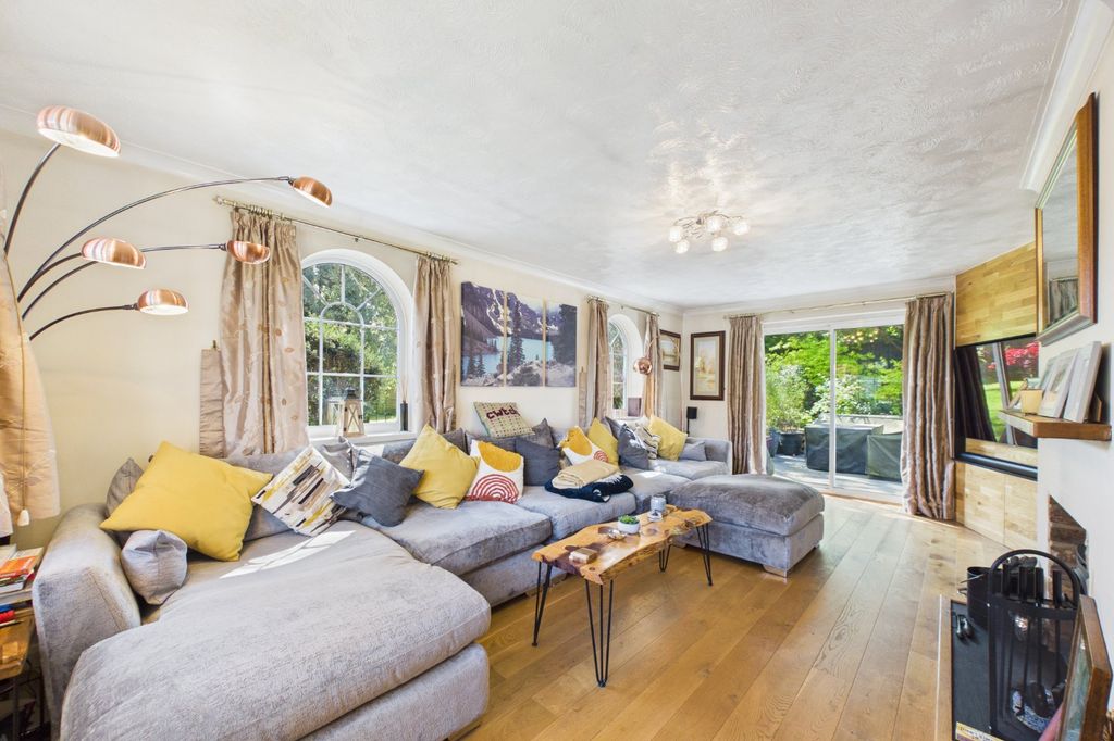 Property photo 2 of 19 Picture No. 30