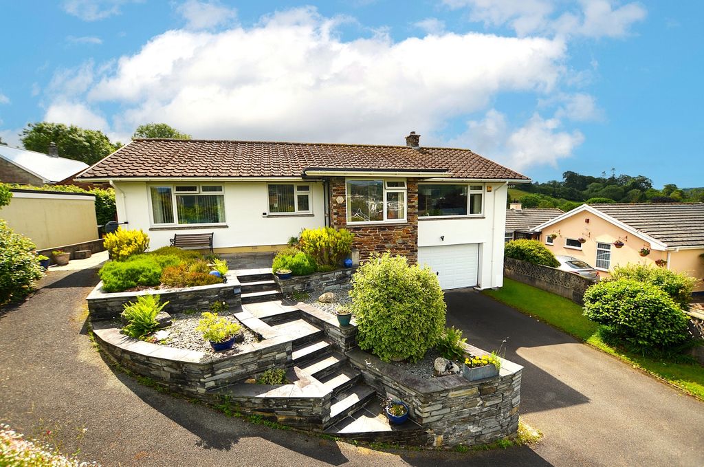 Property photo 1 of 16 To Book A Viewing Call Tps Lostwithiel On 01208 87