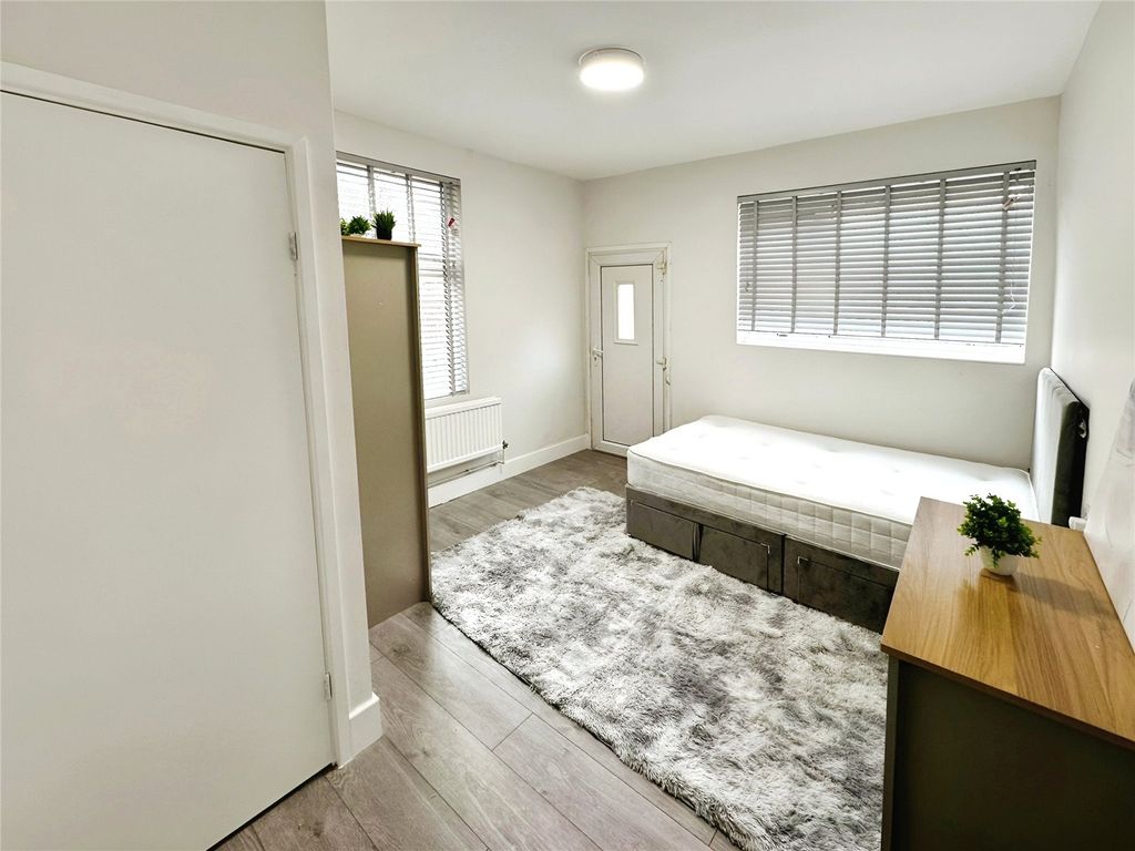 Property photo 2 of 7 Picture No. 01