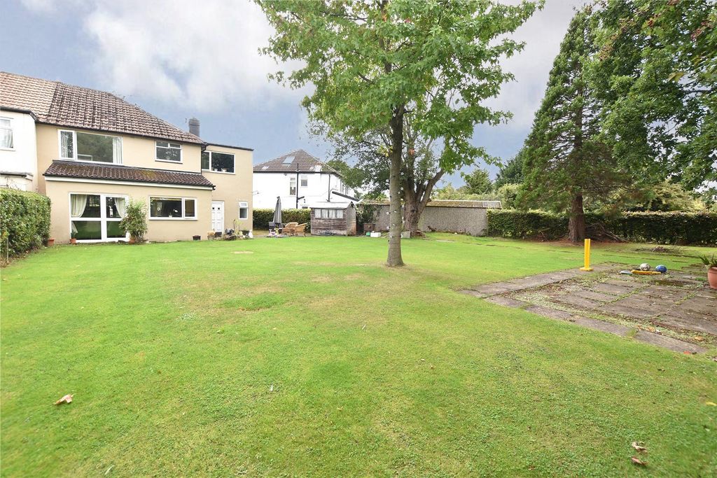 Property photo 1 of 22 Picture No. 32
