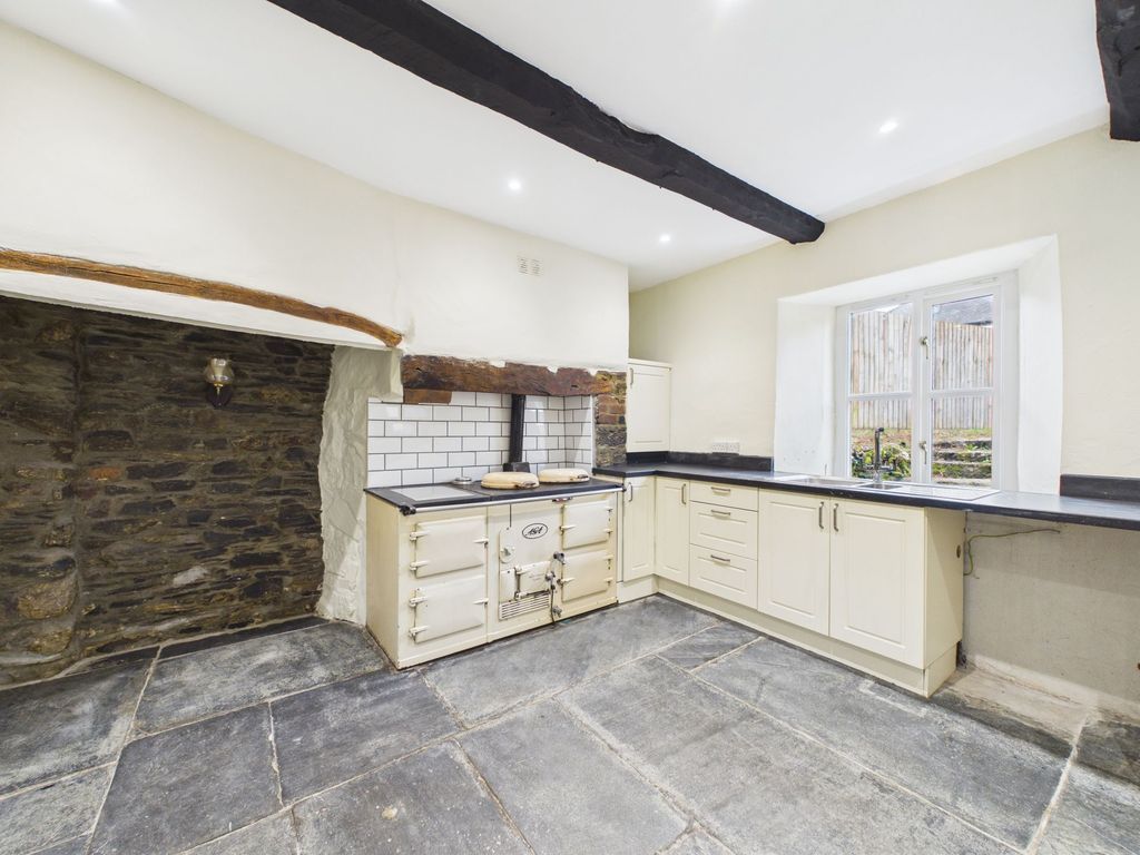 4 bed link detached house for saleCoads Green, Launceston PL15 photo 4