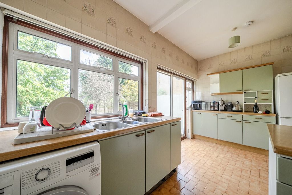 Property photo 3 of 17 Picture No. 14