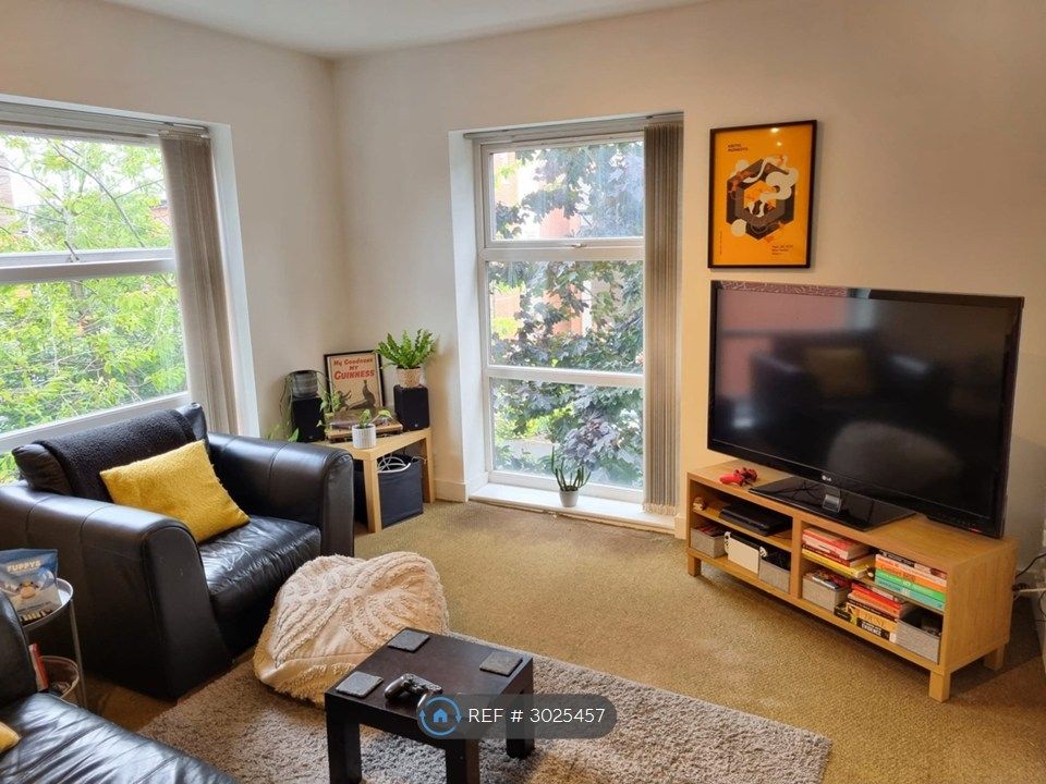 Property photo 3 of 11 Lounge Area